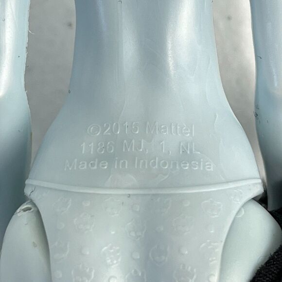 Monster High Doll Lagoona Blue Surf to Turf Mattel 2016 DNX06 - Picture 11 of 16